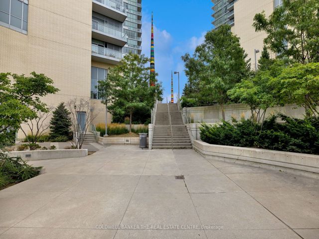 612 - 70 Forest Manor Rd