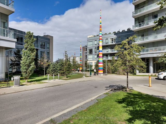 612 - 70 Forest Manor Rd