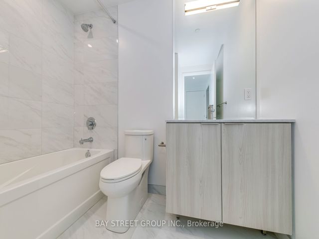 624 - 15 Queens Quay E