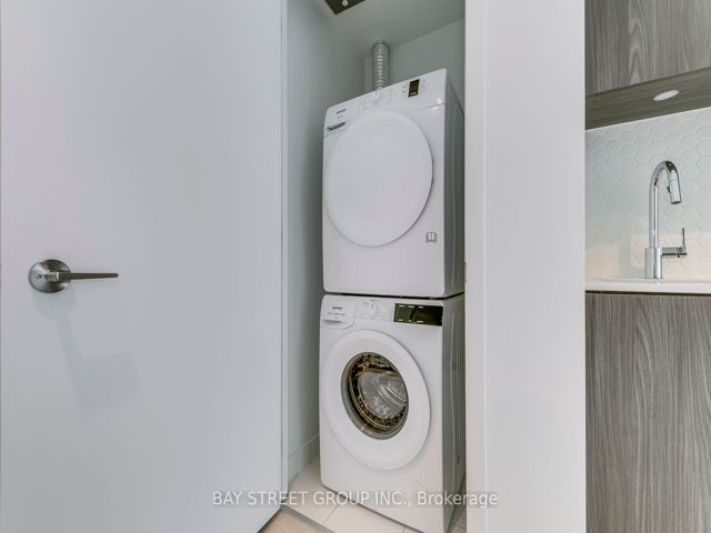 624 - 15 Queens Quay E