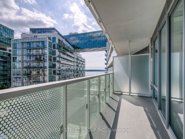 624 - 15 Queens Quay E