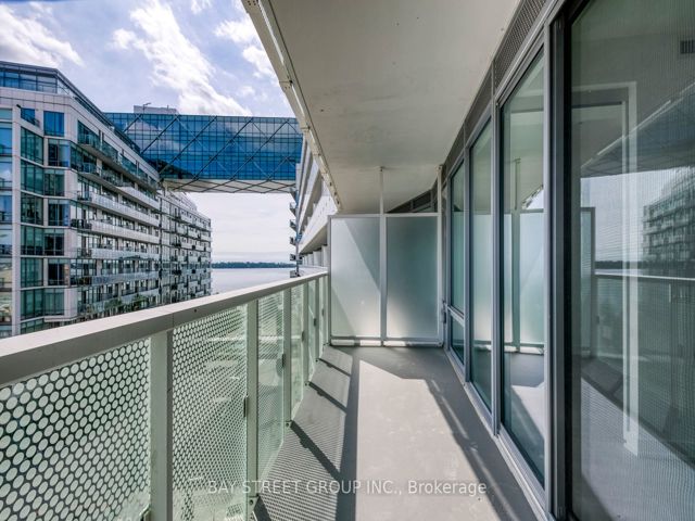 624 - 15 Queens Quay E