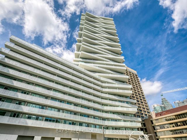 624 - 15 Queens Quay E