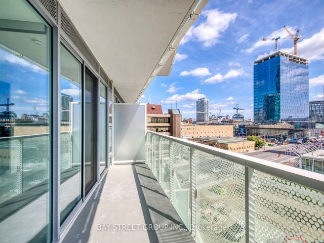 624 - 15 Queens Quay E