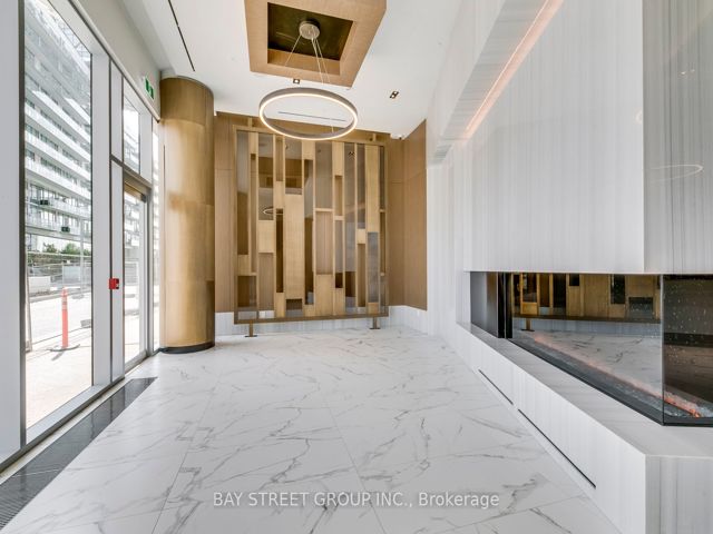 624 - 15 Queens Quay E