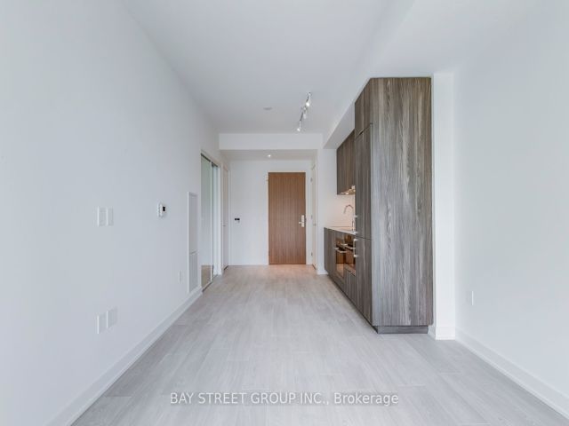 624 - 15 Queens Quay E