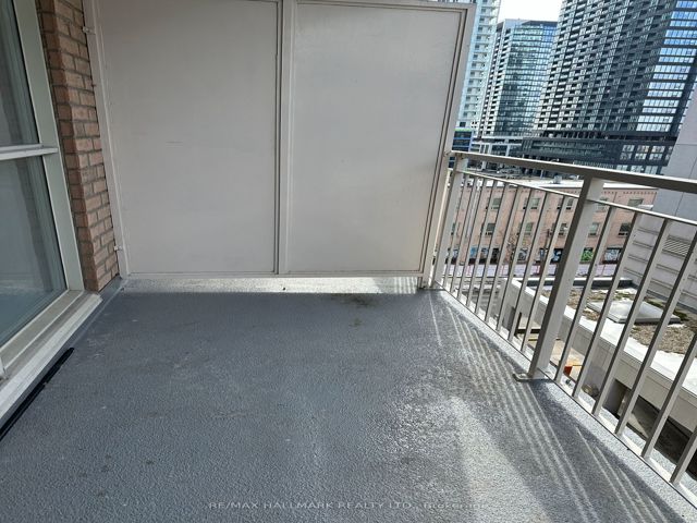 809 - 18 Stafford St