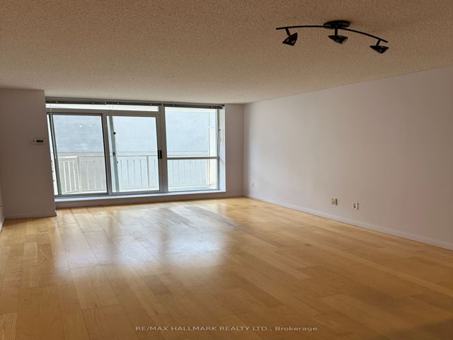 809 - 18 Stafford St