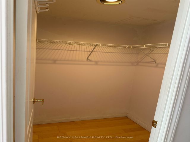 809 - 18 Stafford St