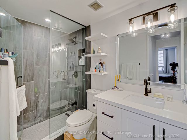 1703 - 633 Bay St