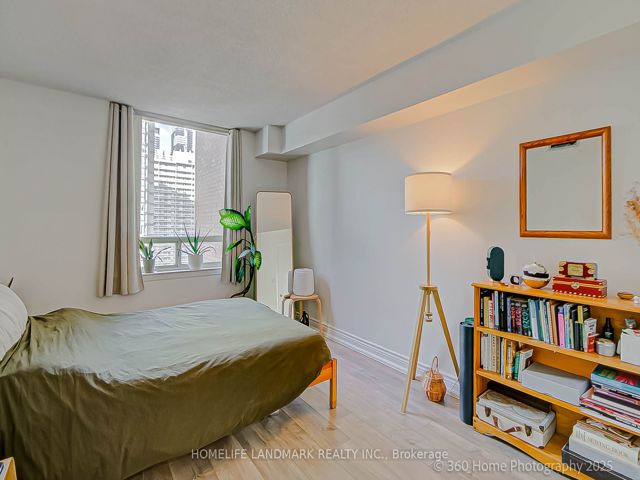 1703 - 633 Bay St