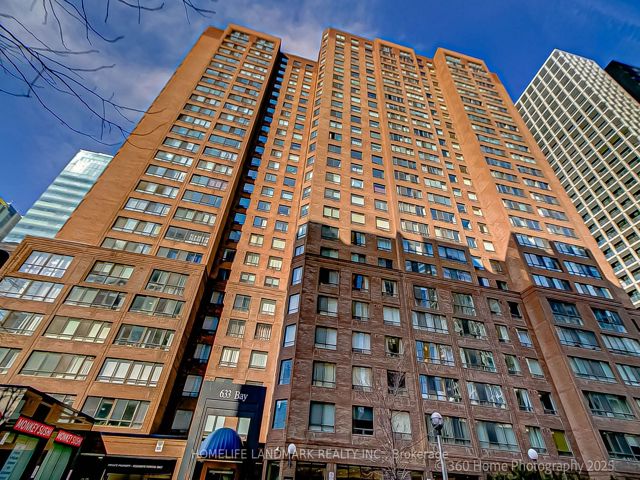 1703 - 633 Bay St