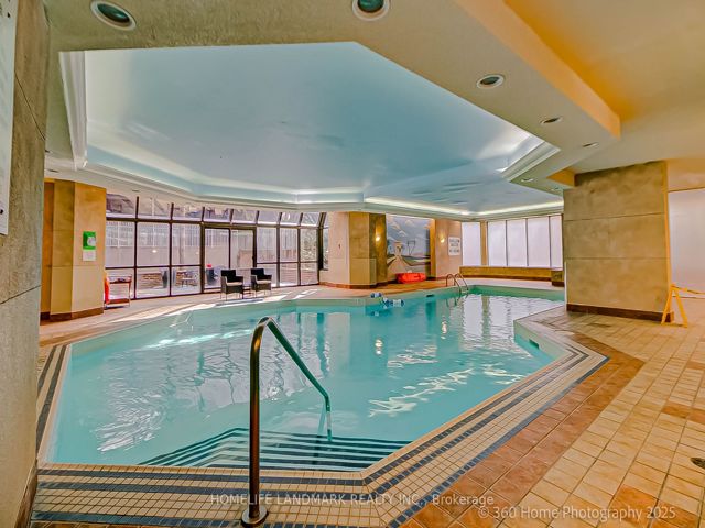 1703 - 633 Bay St