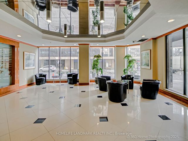 1703 - 633 Bay St