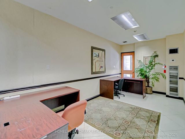 1703 - 633 Bay St