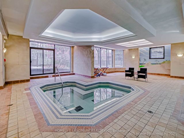 1703 - 633 Bay St