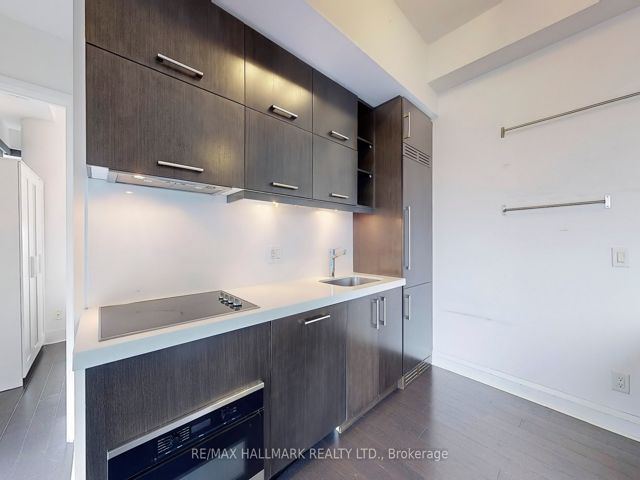 3607 - 65 St Mary St