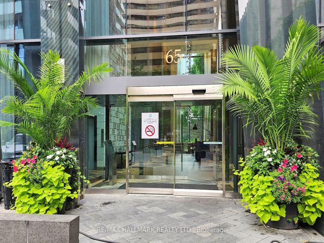 3607 - 65 St Mary St