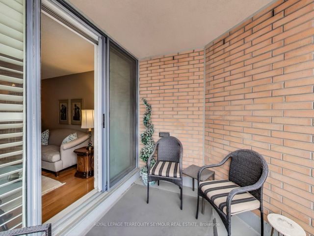 512 - 2727 Yonge St N
