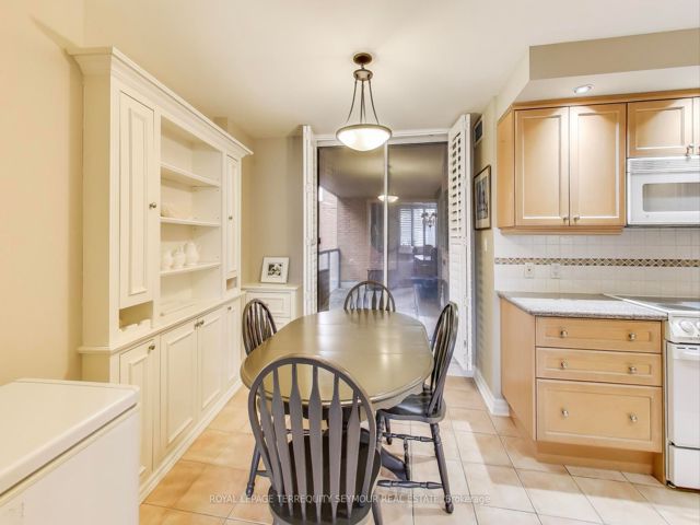 512 - 2727 Yonge St N
