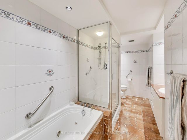512 - 2727 Yonge St N