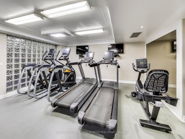 512 - 2727 Yonge St N