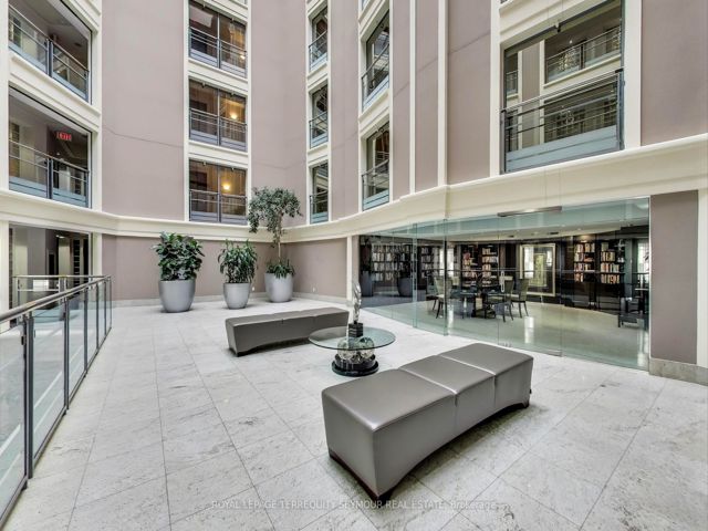 512 - 2727 Yonge St N
