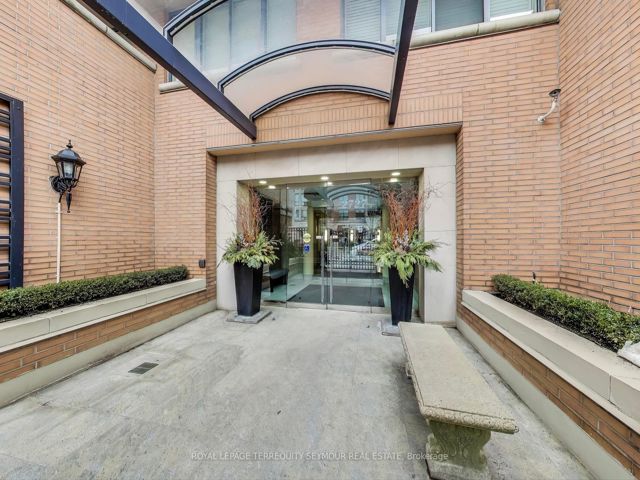 512 - 2727 Yonge St N