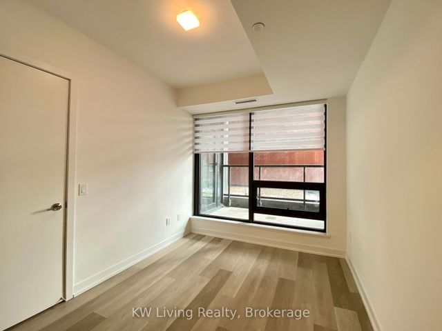 233 - 28 Eastern Ave