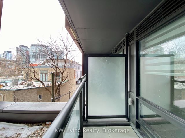 233 - 28 Eastern Ave