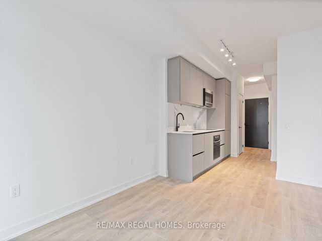 2504 - 117 Broadway Ave