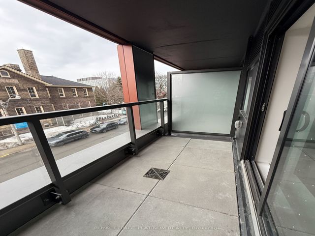 210 - 28 Eastern Ave