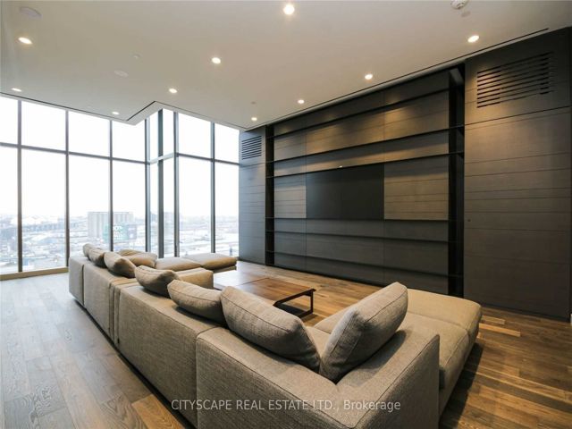 206 - 12 Bonnycastle St