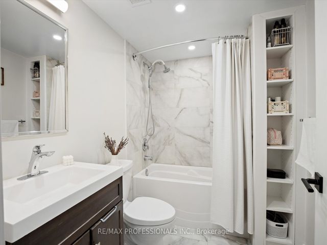 709 - 1055 Bay St
