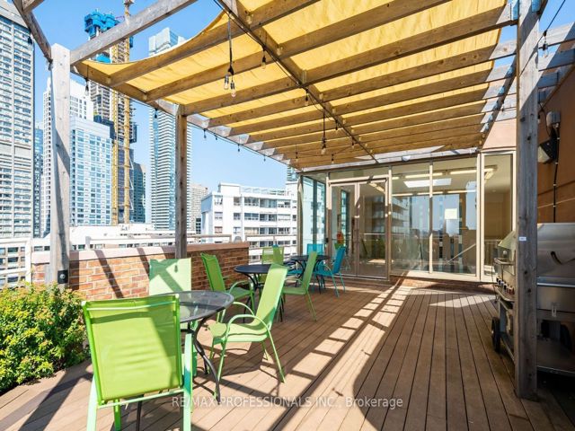709 - 1055 Bay St