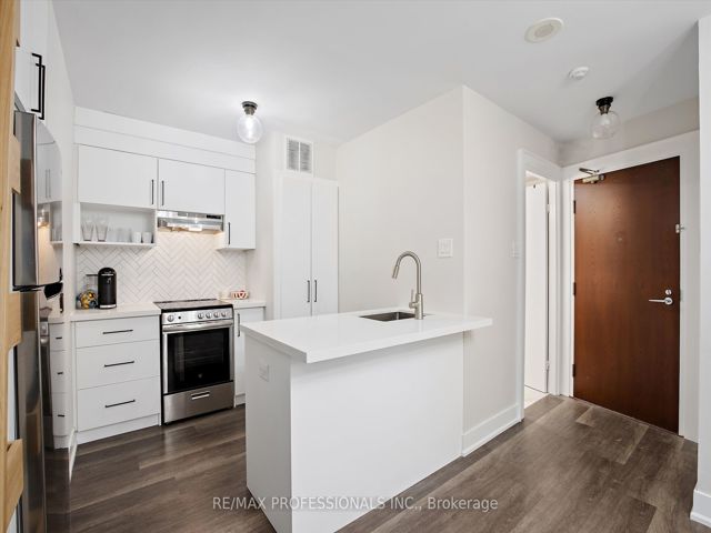 709 - 1055 Bay St