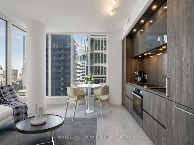 2514 - 35 Mercer St
