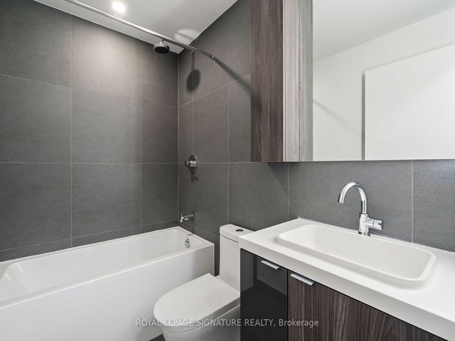 2514 - 35 Mercer St