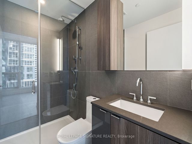 2514 - 35 Mercer St