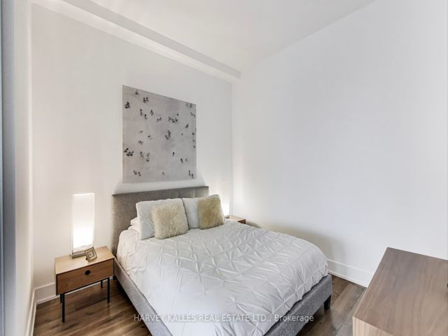 1025 - 111 St.Clair Ave