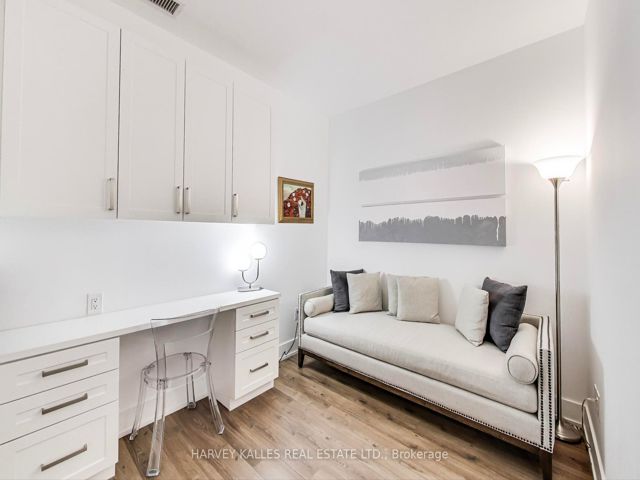 1025 - 111 St.Clair Ave