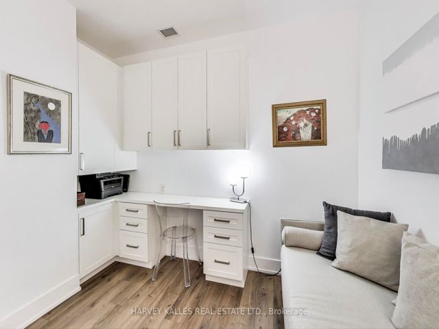 1025 - 111 St.Clair Ave