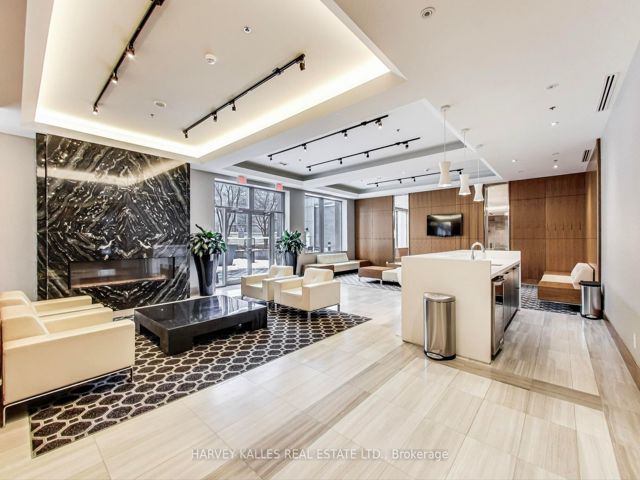 1025 - 111 St.Clair Ave