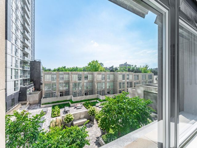 1025 - 111 St.Clair Ave