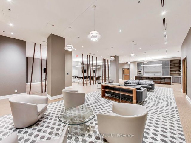 1025 - 111 St.Clair Ave
