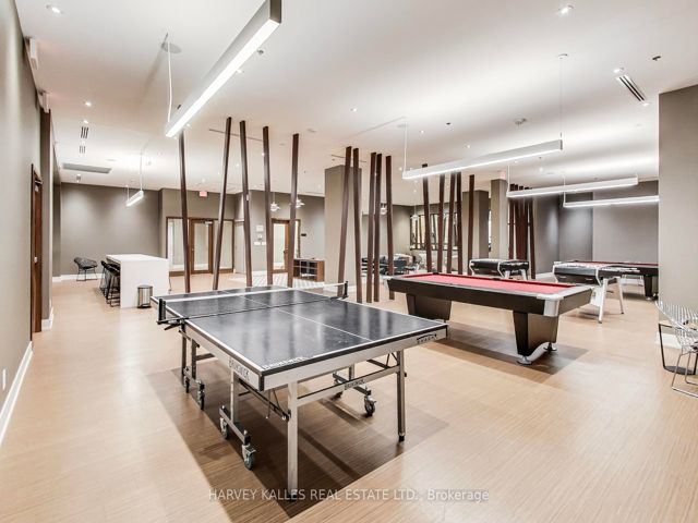1025 - 111 St.Clair Ave