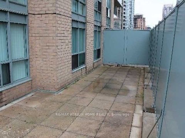 507 - 26 Olive Ave