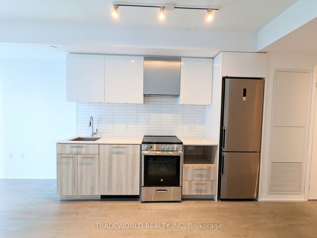 1724 - 251 Jarvis St