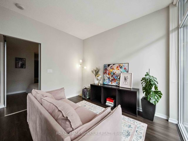 801 - 36 Lisgar St