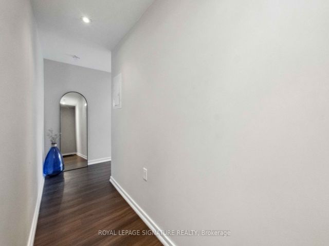 801 - 36 Lisgar St
